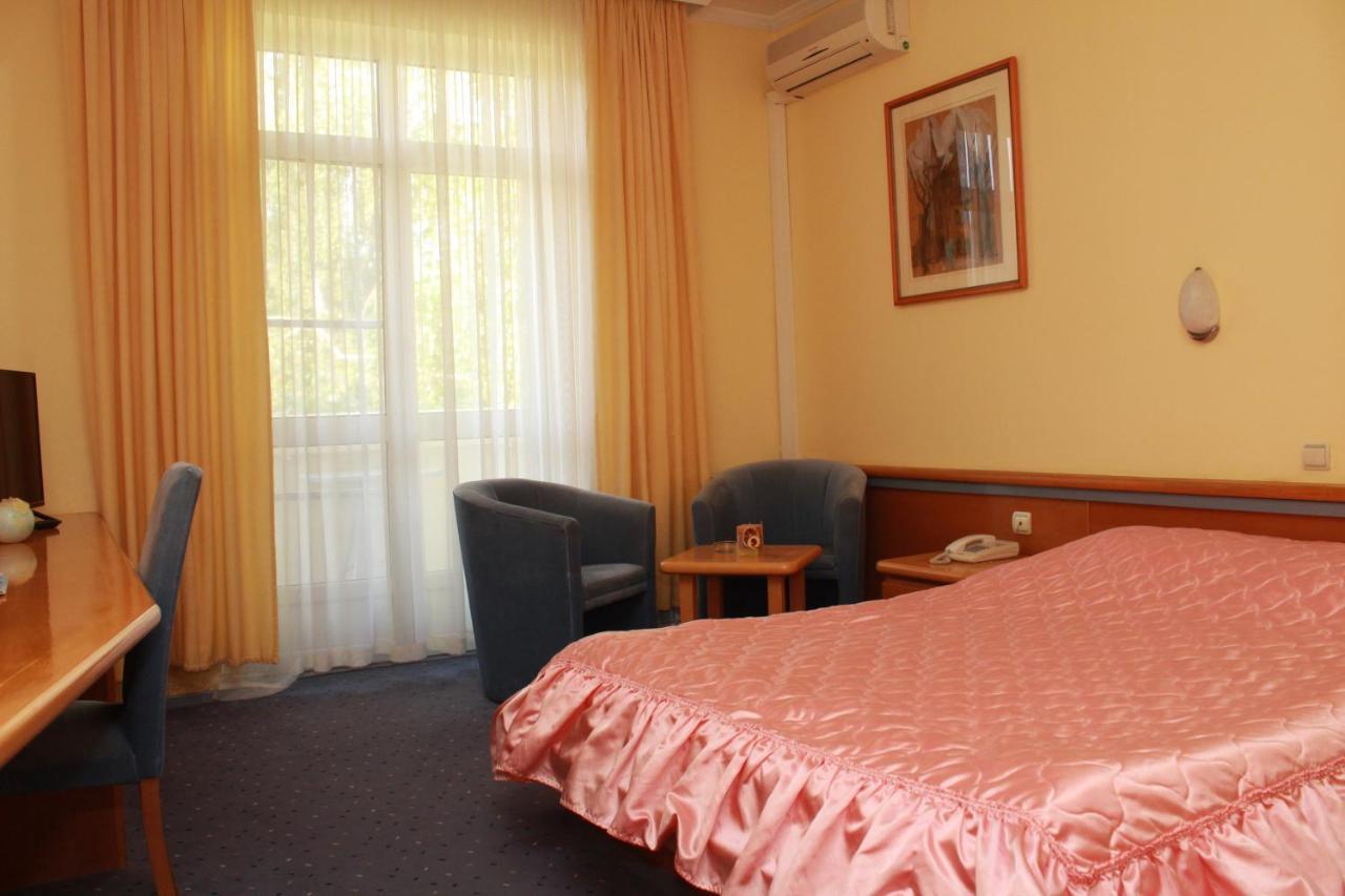 Hotel Prezident Palić Esterno foto