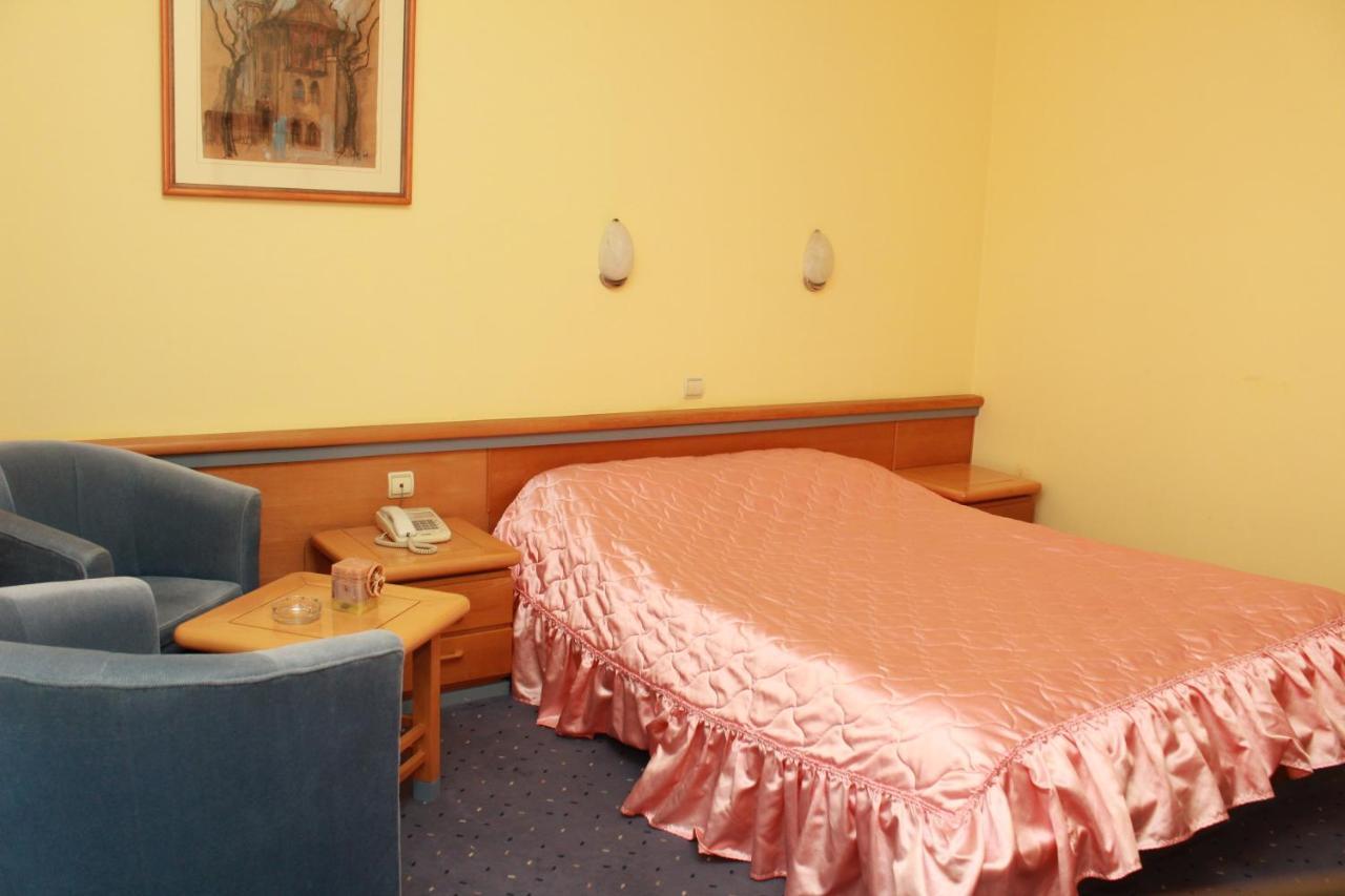 Hotel Prezident Palić Esterno foto