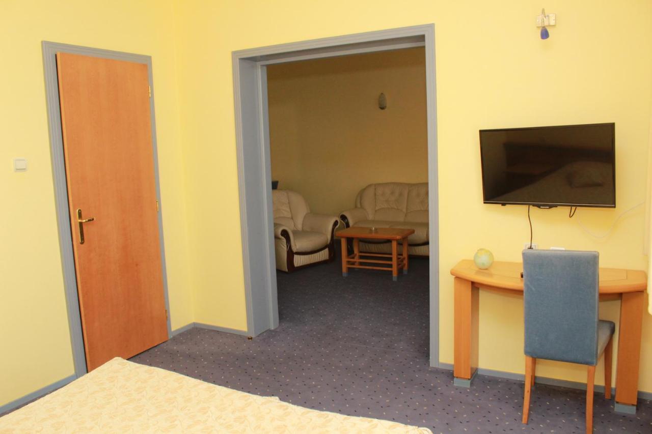 Hotel Prezident Palić Esterno foto
