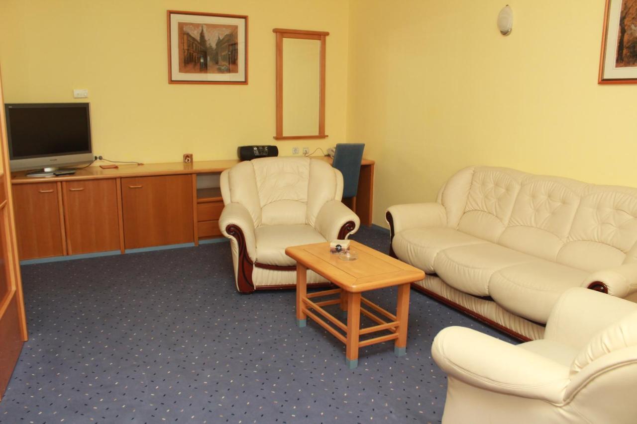 Hotel Prezident Palić Esterno foto