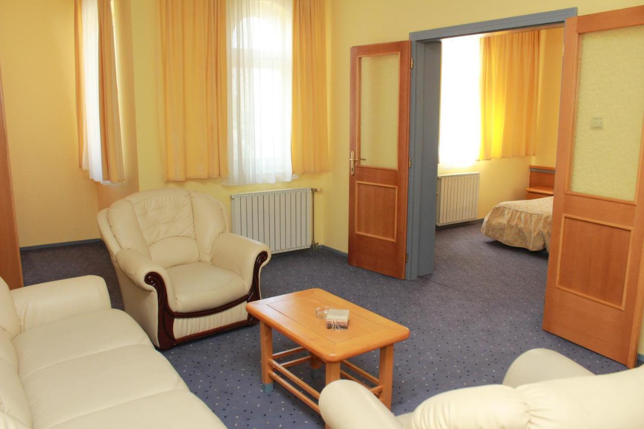 Hotel Prezident Palić Esterno foto