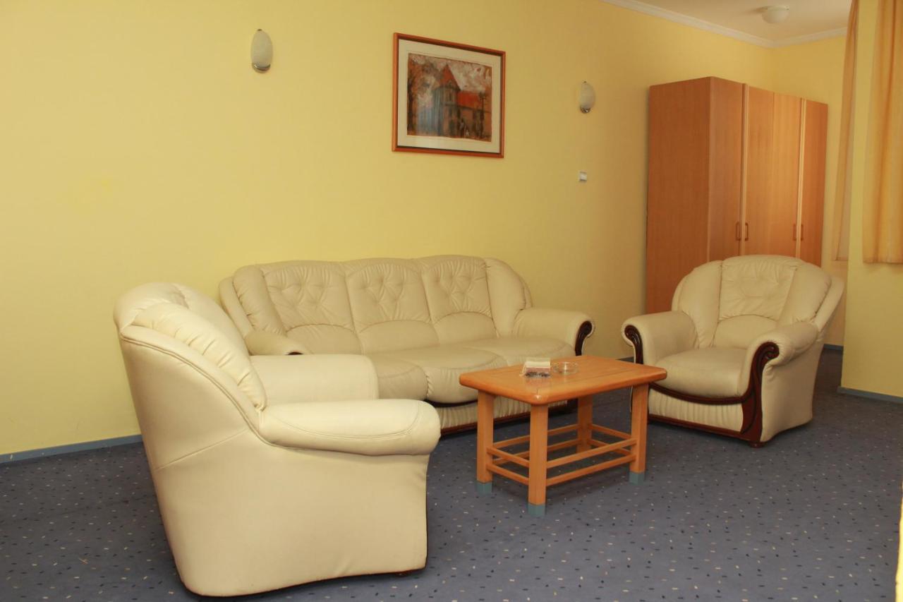 Hotel Prezident Palić Esterno foto