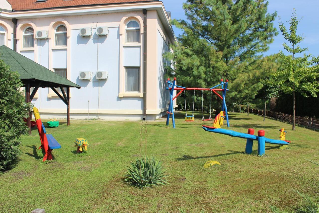 Hotel Prezident Palić Esterno foto